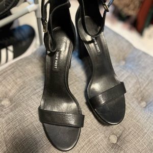 Nine West Black Dempsey Platform Sandals Size 9 1/2